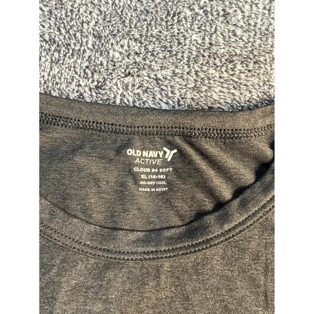 Old Navy Active Kids XL 14-16 Cloud 94 Soft Go-Dry Cool T-Shirt Gray Heather